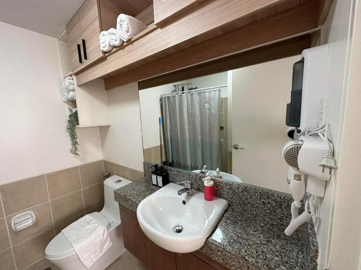 Celandine Residence In Quezon City Caloocan Exterior photo